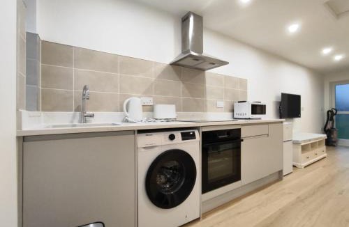 Chippenham House | 2 Bed Chippenham House with Parking