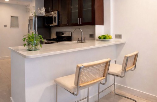 Central Park North Condo | 2 bed condo in welcoming NYC, Manhattan, Central Park with outside Deck