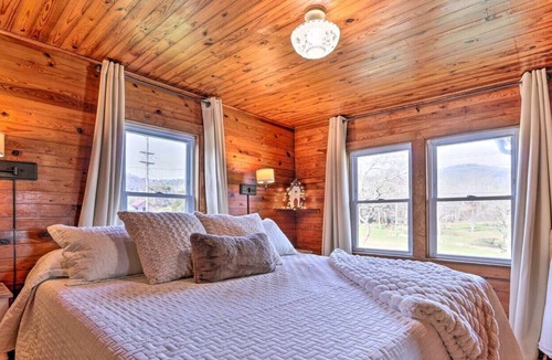 Wears Valley Cottage | 2 Bed Cottage | Hot Tub |Spectacular Mountain View