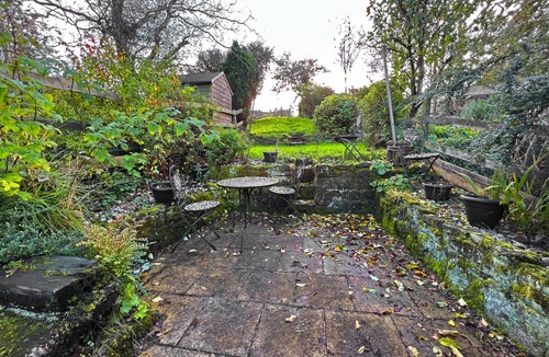 Hebden Bridge Cottage | 2 Bed Cottage - Sleeps 4 - Pets - Parking