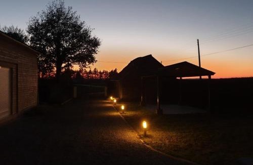 Plemet House | 2 Bed Cottage Sleeps 4 with Pool and Pet Friendly