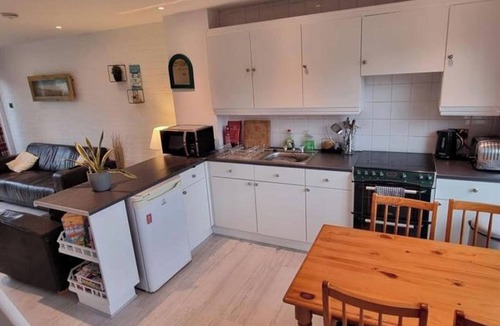 Saint Columb Major Cottage | 2 Bed Cottage Sleeps 5 - Pets Allowed