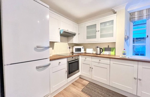 Chillington House | 2 Bed Cottage with swimming pool