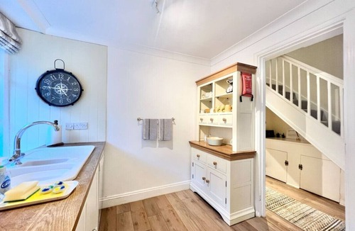 Chillington House | 2 Bed Cottage with swimming pool