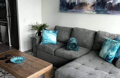 Downtown Winnipeg Apartment | 2 bed downtown across jets arena king bed wifi