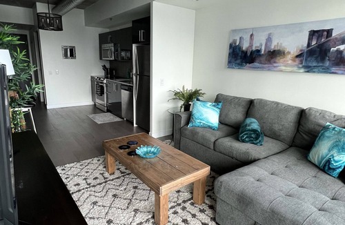 Downtown Winnipeg Apartment | 2 bed downtown across jets arena king bed wifi
