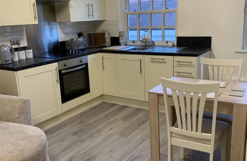 Bawtry Apartment | 2-Bed Duplex Sleeps 3 with Fireplace