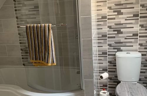 Bawtry Apartment | 2-Bed Duplex Sleeps 3 with Fireplace