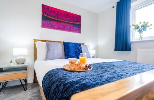 Harlow House | 2 Bed Elegant home with Parking in Harlow