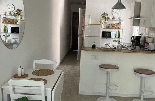 Santa Coloma de Gramenet Apartment | 2 bedroom apartment close to Badalona Beach and the center of Barcelona