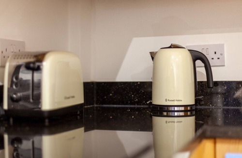 North Richmond Apartment | 2 Bed Flat by Richmond Park