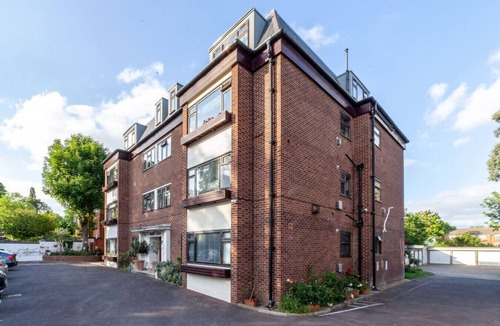 Ealing Broadway Apartment | 2 Bed Flat in Ealing Broadway