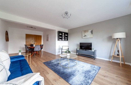 Ealing Broadway Apartment | 2 Bed Flat in Ealing Broadway
