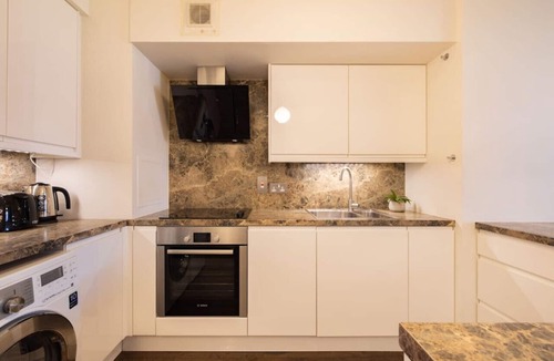 Bishopsgate Apartment | 2 Bed Flat near Barbican Centre