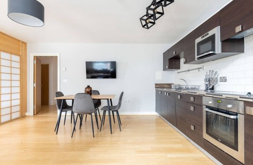 De Beauvoir Apartment | 2 Bed Flat with Balcony in Dalston