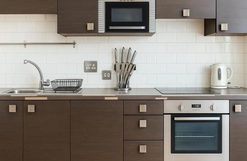 Dalston Apartment | 2 Bed Flat with Balcony in Dalston