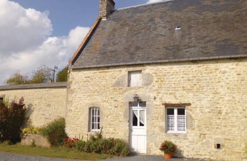 Saint-Germain-du-Pert House | 2 bedroom accommodation in St. Germain du Pert