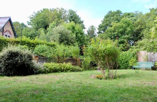 Stroud Green Apartment | 2 Bed Ground Floor, Beautiful Boho Chic Garden Flat