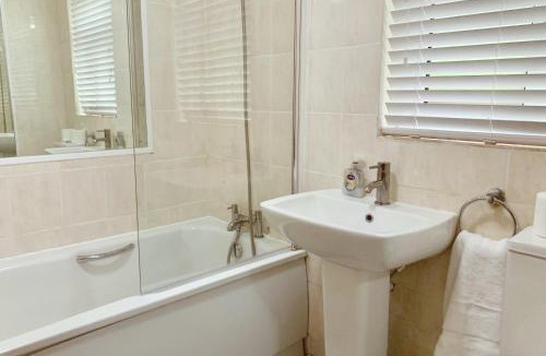 Stroud Green Apartment | 2 Bed Ground Floor, Beautiful Boho Chic Garden Flat