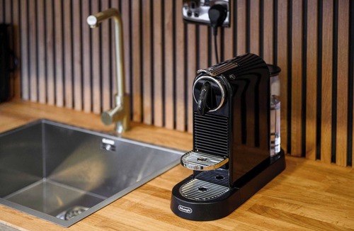 Trafford House | 2 Bed Hale Home by City SuperHost