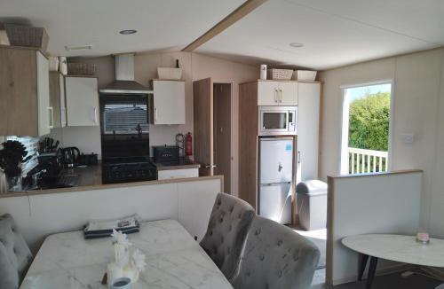 Fenny Bentley Resort | 2-bed Hide-away Caravan at Ashbourne Heights