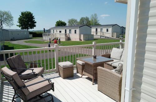 Fenny Bentley Resort | 2-bed Hide-away Caravan at Ashbourne Heights