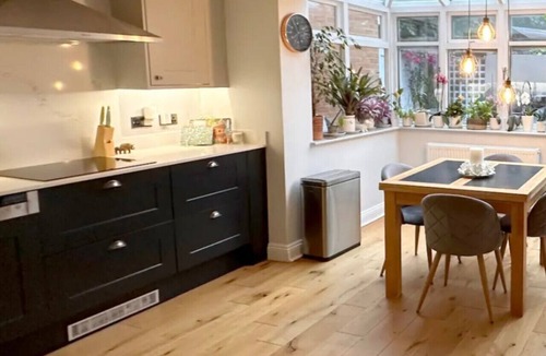 Marlow House | 2 Bed Holiday Home with River Views