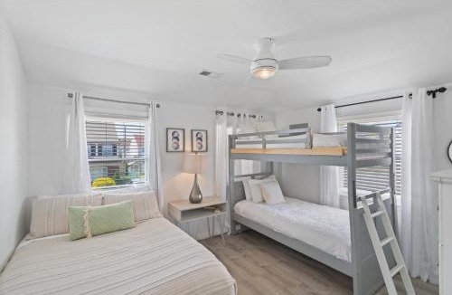 Margate City Apartment | 2-Bed Home by the Bay