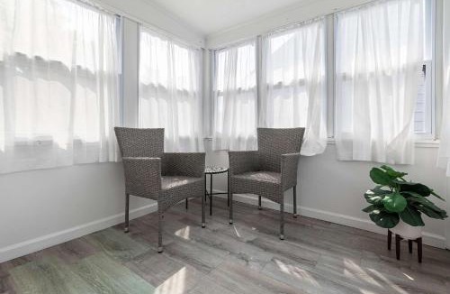 Margate City Apartment | 2-Bed Home by the Bay