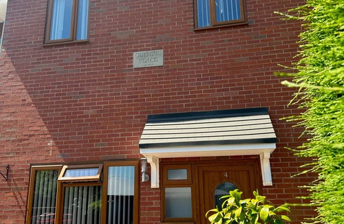 Oldbury House | 2 bed Home