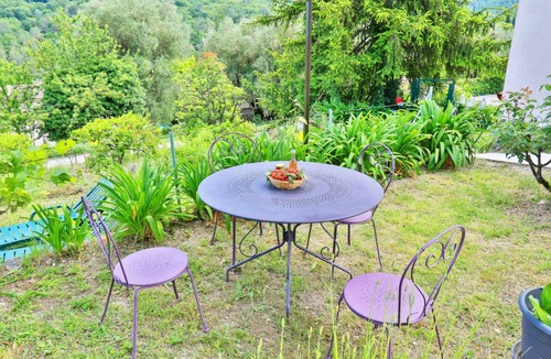 Le Bar-sur-Loup Apartment | 2 Bed House Sleeps 4 with Garden