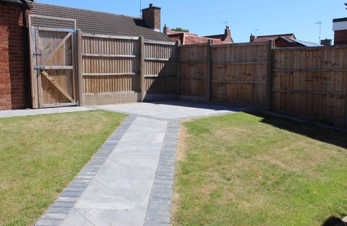 Dukeries Mill House | 2 Bed House - Sleeps 4 - Pets - Garden - Parking