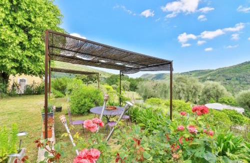 Le Bar-sur-Loup Apartment | 2 Bed House Sleeps 4 with Garden