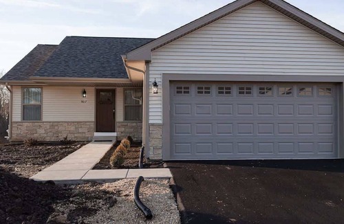 Loves Park House | 2 Bed house with Office and King Master Suite in Loves Park