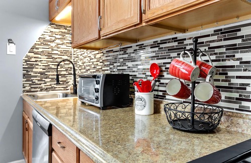 St. Louis House | 2 Bed House★Short/Long Term Stays★Backyard★W/D