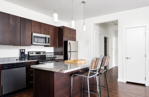 Grandview Heights Apartment | 2-Bed in a Luxury Building