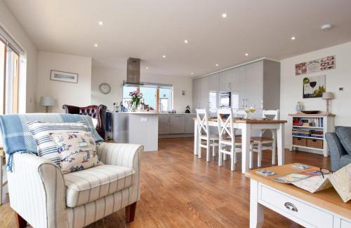 Amble House | 2 Bed in Amble CN183