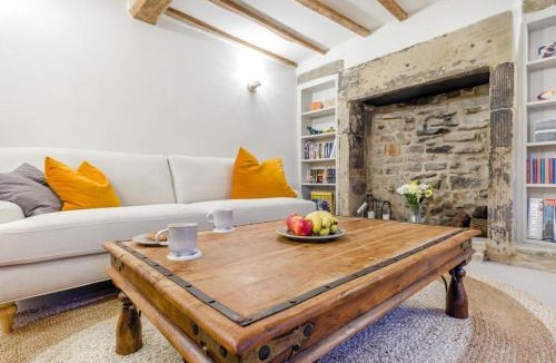 Clay Cross House | 2 Bed in Ashover oc-c33546