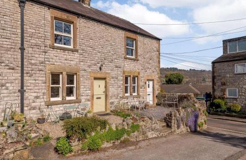 Bakewell House | 2 Bed in Bakewell PK894