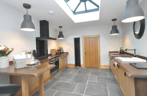 Farmborough House | 2 Bed in Bath 47045