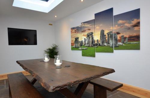 Farmborough House | 2 Bed in Bath 47045