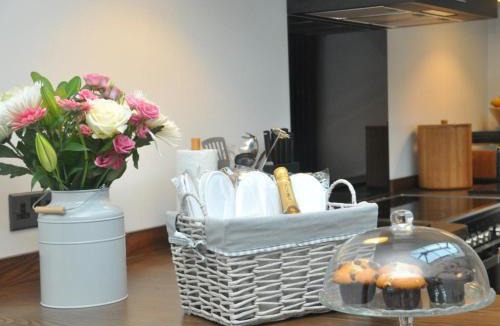 Farmborough House | 2 Bed in Bath 47045