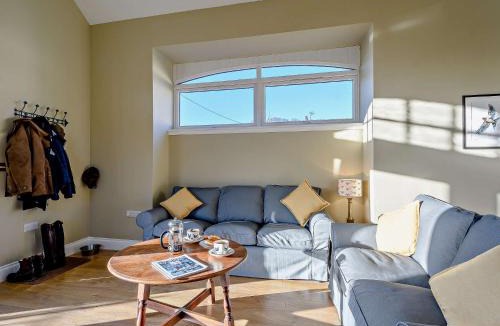 Hawick House | 2 Bed in Bedrule 86021