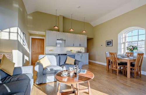 Hawick House | 2 Bed in Bedrule 86021