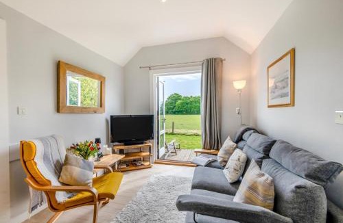 Abbess Roding House | 2 Bed in Biddenden oc-cb666