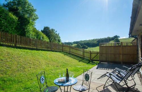 Denton House | 2 Bed in Bladbean oc-ct029