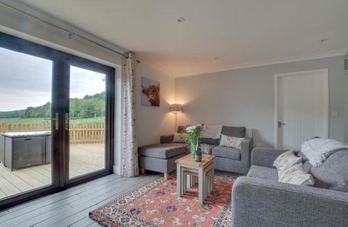Denton House | 2 Bed in Bladbean oc-ct029