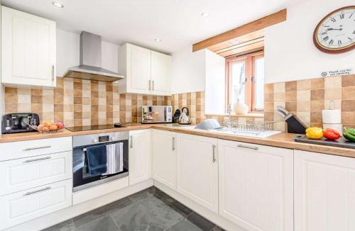 Bude House | 2 Bed in Bradworthy 43239