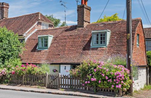 Ewhurst Green House | 2 Bed in Brede 46895