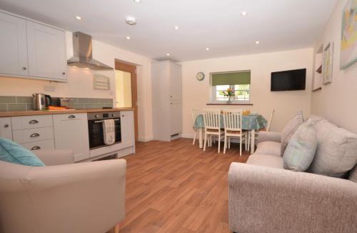 Dundry House | 2 Bed in Bristol 75697